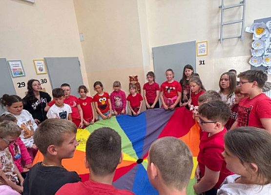 Grafika 7: Ciało w ruchu, umysł w harmonii! Akademia Zdrowia i Energii w naszej szkole