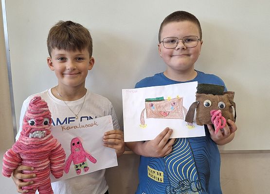 uczniowie podczas zajęć