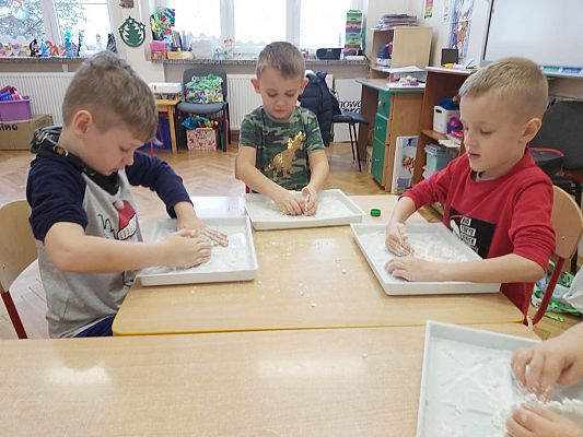 Grafika #1: Zajęcia rozwijające kompetencje kluczowe: matematyczne i przyrodniczo - chemiczne w kl. 0