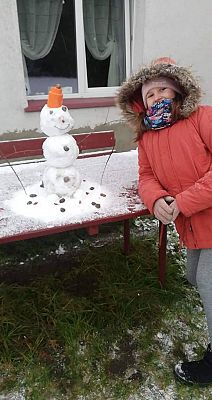 Grafika #0: Zimowe zabawy uczniów klasy piątej.