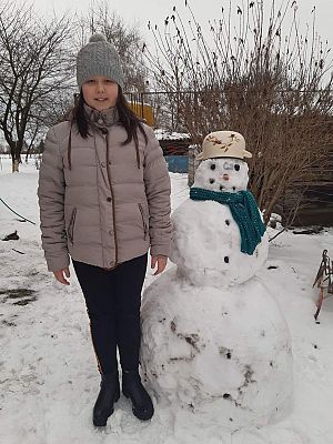 Grafika #11: Zimowe zabawy uczniów klasy piątej.