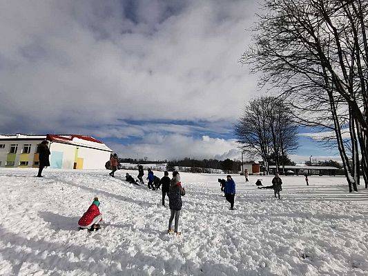 Grafika #11: ZIMOWE ZABAWY ZAWSZE BEZPIECZNE I ZDROWE