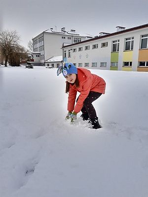 Grafika #12: Zimowe zabawy na śniegu