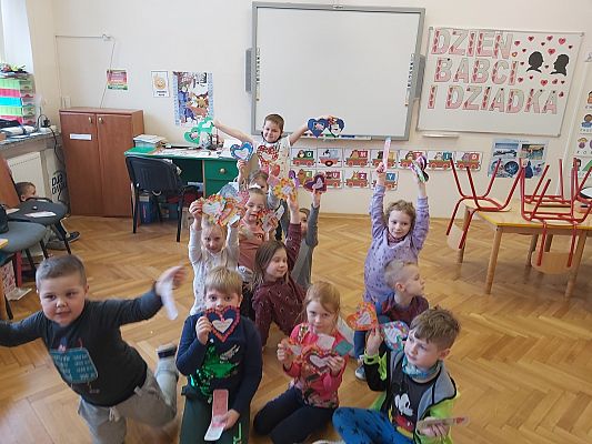 Grafika #11: Dzień Babci i Dziadka u 3,4,5 i 6- latków.