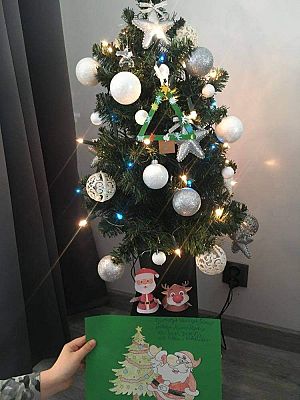 Grafika #11: Każdy dzień przybliża nas do świąt- klasa II