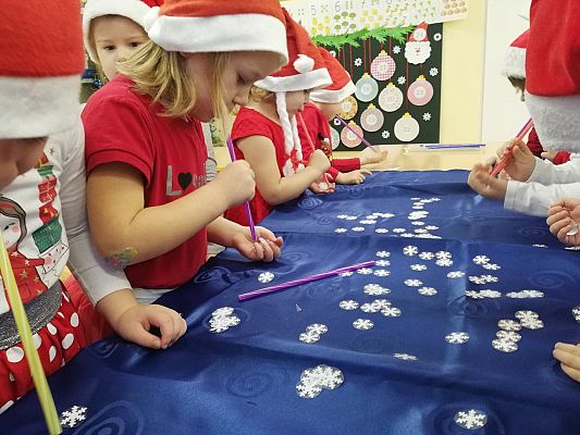 Grafika #29: Wizyta Świętego Mikołaja w Przedszkolu