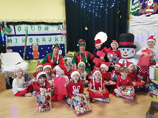 Grafika #39: Wizyta Świętego Mikołaja w Przedszkolu