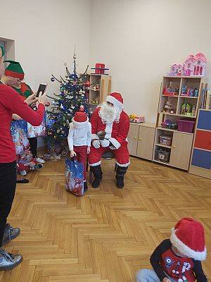 Grafika #12: Wizyta Świętego Mikołaja w Przedszkolu