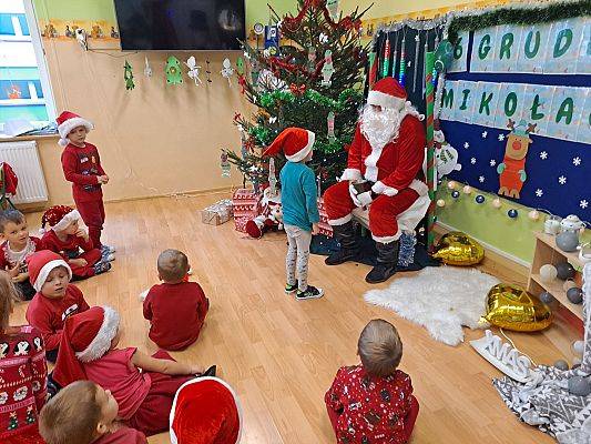 Grafika #53: Wizyta Świętego Mikołaja w Przedszkolu