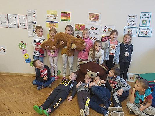 Grafika #49: "Dzień Pluszowego Misia" w Przedszkolu