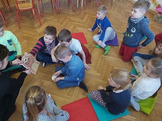 Grafika #48: "Dzień Pluszowego Misia" w Przedszkolu