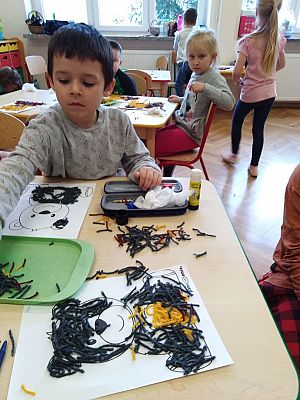 Grafika #44: "Dzień Pluszowego Misia" w Przedszkolu