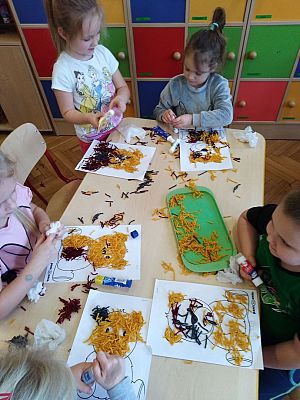 Grafika #1: "Dzień Pluszowego Misia" w Przedszkolu