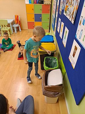 Grafika #23: Dzieci z grupy Liski zakończyły temat tygodniowy związany z ekologią.