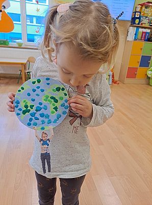 Grafika #19: Dzieci z grupy Liski zakończyły temat tygodniowy związany z ekologią.