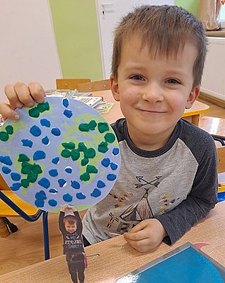 Grafika #13: Dzieci z grupy Liski zakończyły temat tygodniowy związany z ekologią.