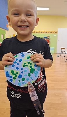 Grafika #12: Dzieci z grupy Liski zakończyły temat tygodniowy związany z ekologią.