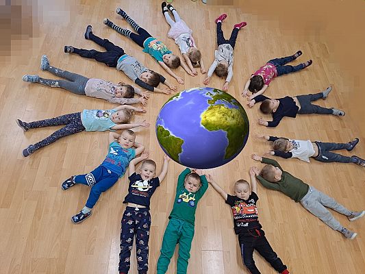 Grafika #20: Dzieci z grupy Liski zakończyły temat tygodniowy związany z ekologią.