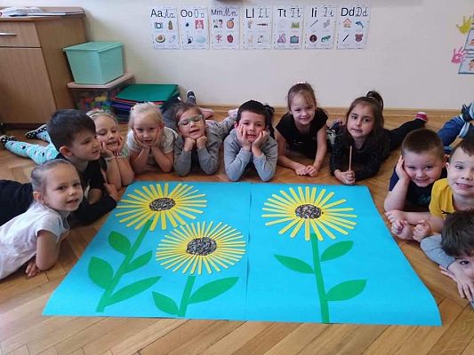 Grafika #2: Słonecznik Vincenta Van Gogha oczami Sówek i Mróweczek