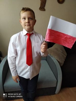 Grafika #4: # SzkołaDoHymnu