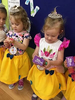 Grafika #19: Dzień Dziewczynek