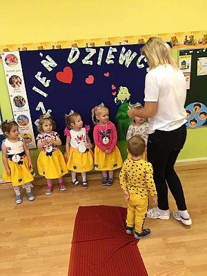 Grafika #18: Dzień Dziewczynek