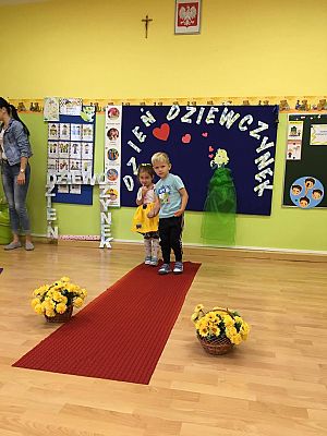 Grafika #17: Dzień Dziewczynek