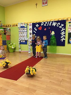 Grafika #6: Dzień Dziewczynek