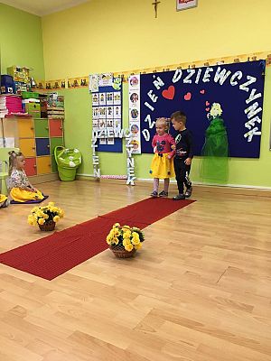 Grafika #1: Dzień Dziewczynek