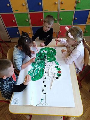 Grafika #4: Święto Drzewa