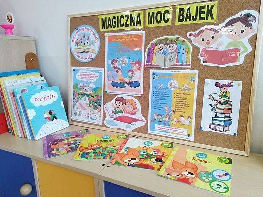 Grafika #4: "Magiczna moc bajek"