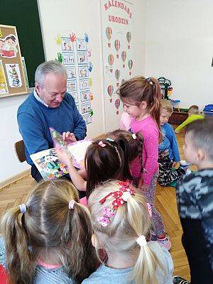 Grafika #5: "Magiczna moc bajek"