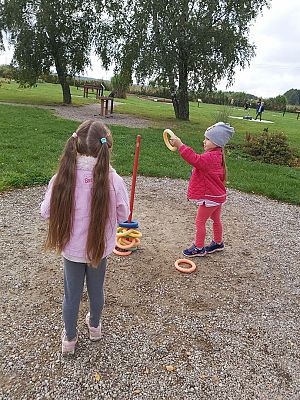 Grafika #7: Wycieczka do Łeby - Mróweczki i Jeżyki