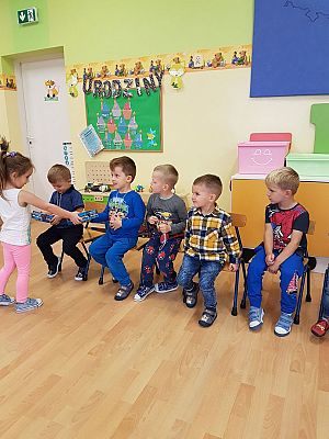 Grafika #6: Mali dżentelmeni