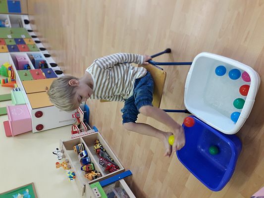 Grafika #37: Mali dżentelmeni