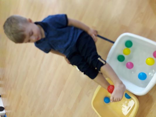 Grafika #41: Mali dżentelmeni