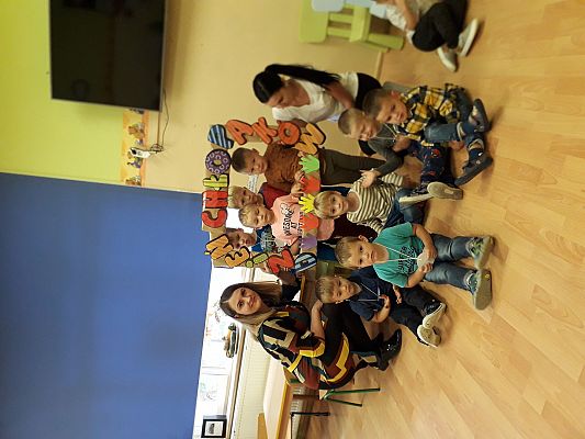 Grafika #17: Mali dżentelmeni