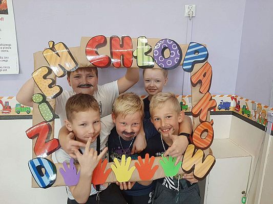 Grafika #5: Dzień Chłopaka w szkole