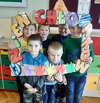 Grafika #2: Dzień Chłopaka w szkole