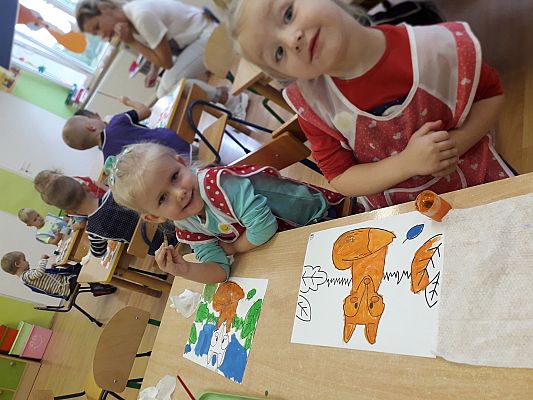 Grafika #0: Liski witają