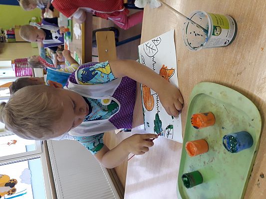 Grafika #8: Liski witają