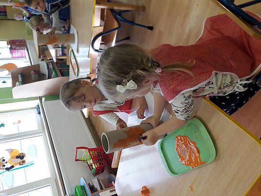 Grafika #6: Liski witają