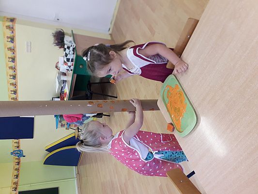 Grafika #17: Liski witają