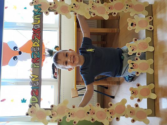 Grafika #8: Najmłodsi przedszkolacy obchodzą swoje święto