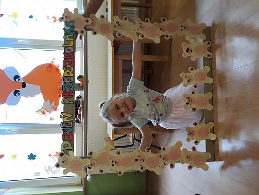 Grafika #11: Najmłodsi przedszkolacy obchodzą swoje święto