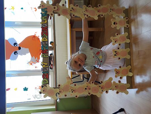 Grafika #9: Najmłodsi przedszkolacy obchodzą swoje święto