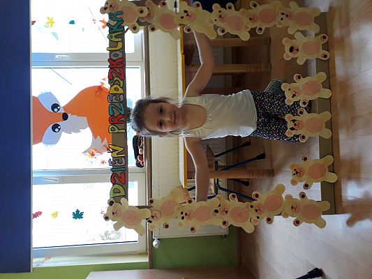 Grafika #10: Najmłodsi przedszkolacy obchodzą swoje święto