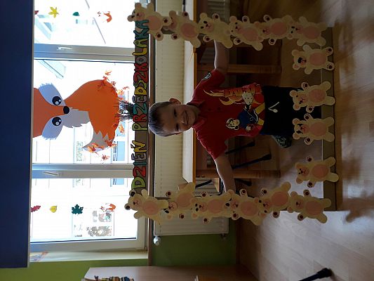 Grafika #18: Najmłodsi przedszkolacy obchodzą swoje święto