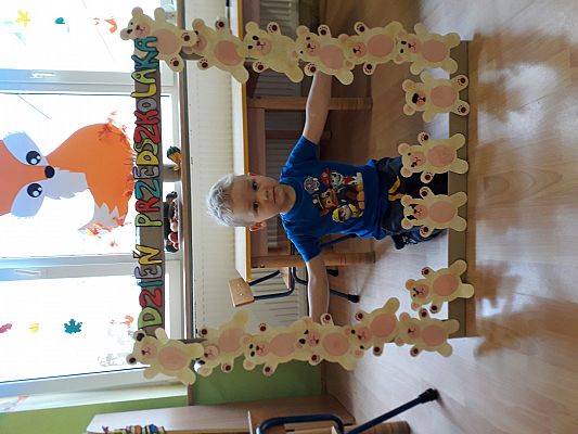 Grafika #21: Najmłodsi przedszkolacy obchodzą swoje święto