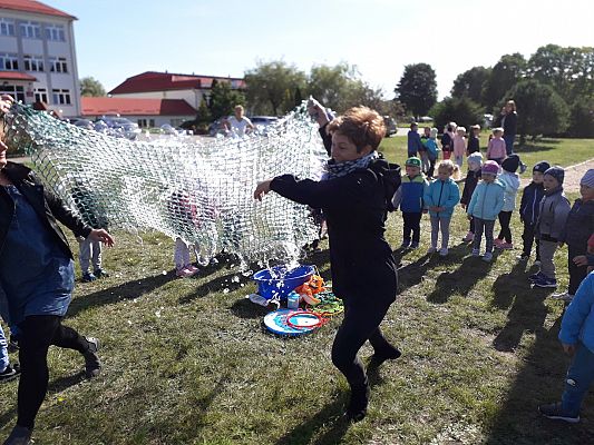 Grafika #22: Najmłodsi przedszkolacy obchodzą swoje święto